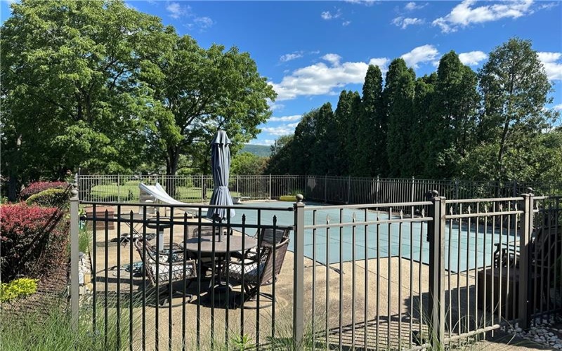 143 Heritage Hills Road, Uniontown, 15401, 4 Bedrooms Bedrooms, ,3.1 BathroomsBathrooms,Residential,For Sale,Heritage Hills Road,1768025
