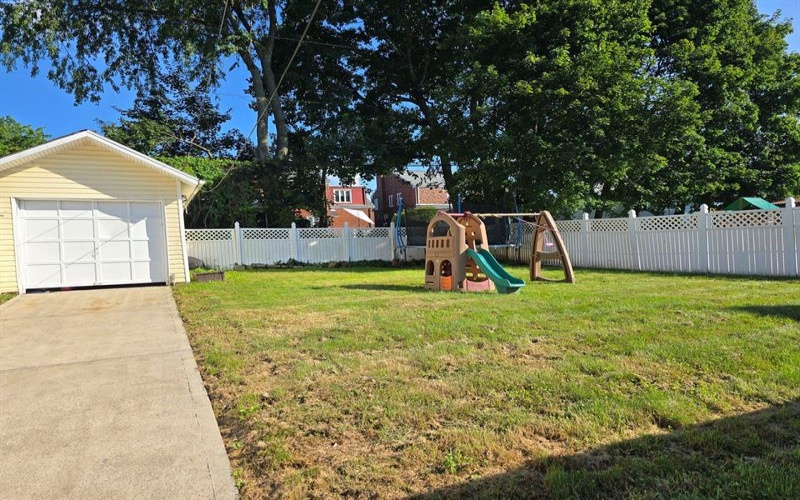 1008 Manor Rd, New Kensington, 15068, 3 Bedrooms Bedrooms, 6 Rooms Rooms,1.1 BathroomsBathrooms,Residential,For Sale,Manor Rd,1765081