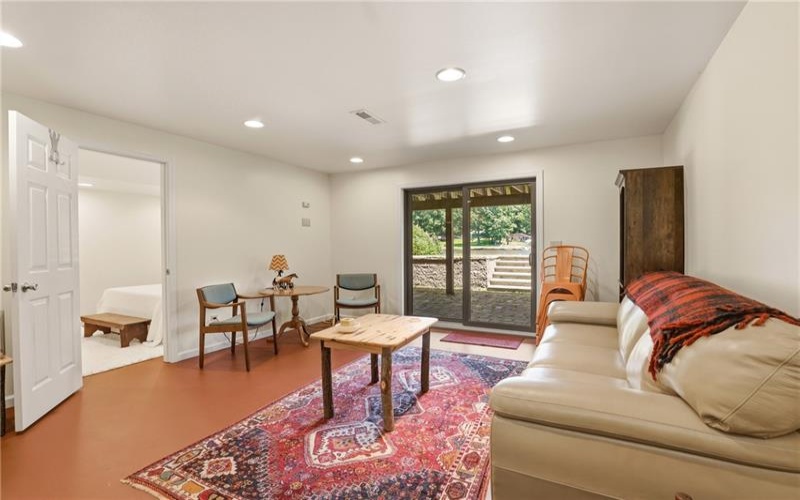 900 Lake Shore Road, 15541, 15541, 4 Bedrooms Bedrooms, ,3 BathroomsBathrooms,Residential,For Sale,Lake Shore Road,1765091