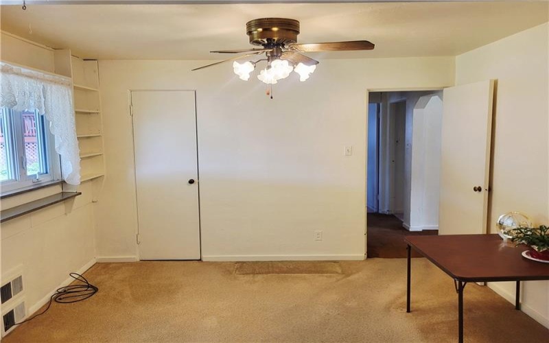 616 Maple Street, Jeannette, 15644, 2 Bedrooms Bedrooms, 9 Rooms Rooms,2 BathroomsBathrooms,Residential,For Sale,Maple Street,1765092