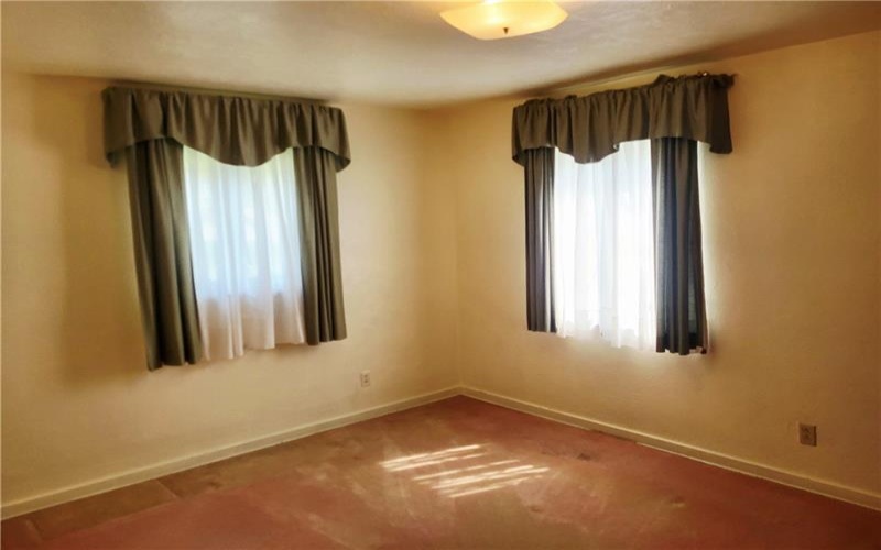 616 Maple Street, Jeannette, 15644, 2 Bedrooms Bedrooms, 9 Rooms Rooms,2 BathroomsBathrooms,Residential,For Sale,Maple Street,1765092
