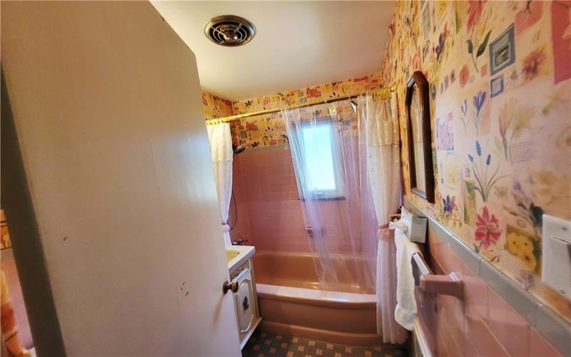 616 Maple Street, Jeannette, 15644, 2 Bedrooms Bedrooms, 9 Rooms Rooms,2 BathroomsBathrooms,Residential,For Sale,Maple Street,1765092