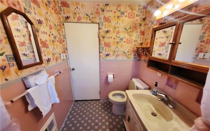 616 Maple Street, Jeannette, 15644, 2 Bedrooms Bedrooms, 9 Rooms Rooms,2 BathroomsBathrooms,Residential,For Sale,Maple Street,1765092