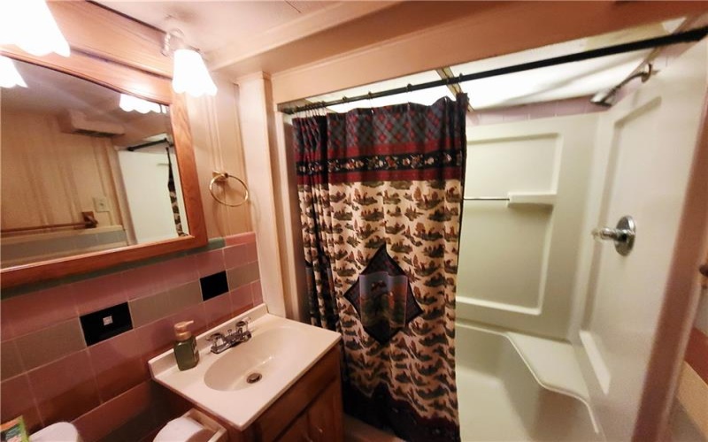 616 Maple Street, Jeannette, 15644, 2 Bedrooms Bedrooms, 9 Rooms Rooms,2 BathroomsBathrooms,Residential,For Sale,Maple Street,1765092