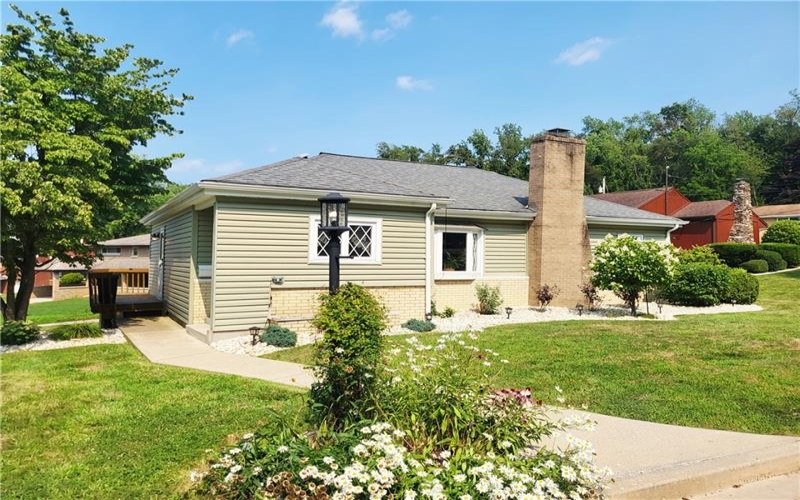 616 Maple Street, Jeannette, 15644, 2 Bedrooms Bedrooms, 9 Rooms Rooms,2 BathroomsBathrooms,Residential,For Sale,Maple Street,1765092