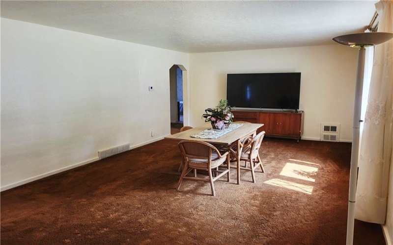616 Maple Street, Jeannette, 15644, 2 Bedrooms Bedrooms, 9 Rooms Rooms,2 BathroomsBathrooms,Residential,For Sale,Maple Street,1765092