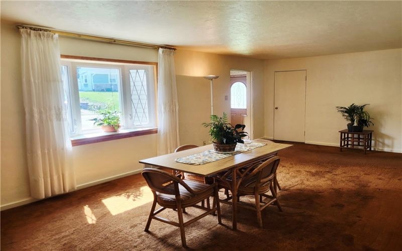 616 Maple Street, Jeannette, 15644, 2 Bedrooms Bedrooms, 9 Rooms Rooms,2 BathroomsBathrooms,Residential,For Sale,Maple Street,1765092