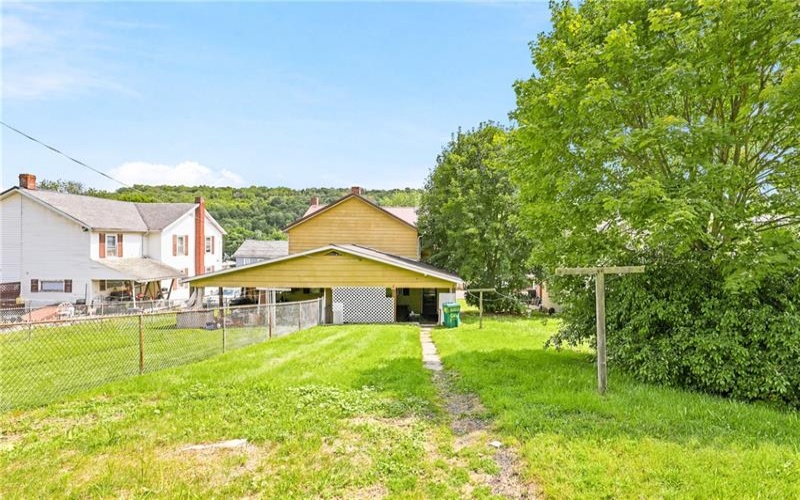 557 Railroad St., Windber, 15963, 3 Bedrooms Bedrooms, ,1 BathroomBathrooms,Residential,For Sale,Railroad St.,1766720