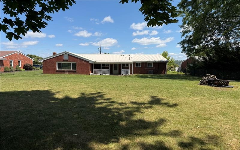 405 4th St, Mc Donald, 15057, 3 Bedrooms Bedrooms, ,2 BathroomsBathrooms,Residential,For Sale,4th St,1768076