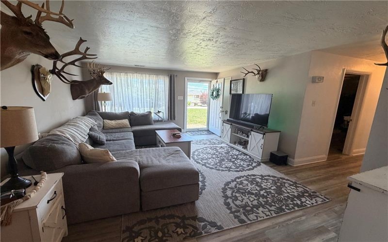 405 4th St, Mc Donald, 15057, 3 Bedrooms Bedrooms, ,2 BathroomsBathrooms,Residential,For Sale,4th St,1768076