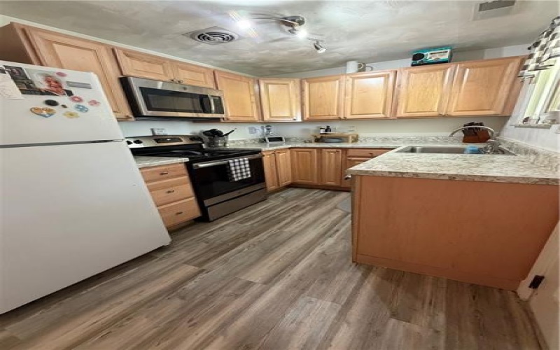 405 4th St, Mc Donald, 15057, 3 Bedrooms Bedrooms, ,2 BathroomsBathrooms,Residential,For Sale,4th St,1768076