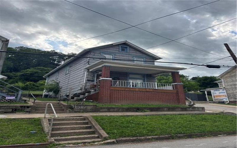 859 Lincoln Ave, Charleroi, 15022, 3 Bedrooms Bedrooms, ,1.1 BathroomsBathrooms,Residential,For Sale,Lincoln Ave,1765123