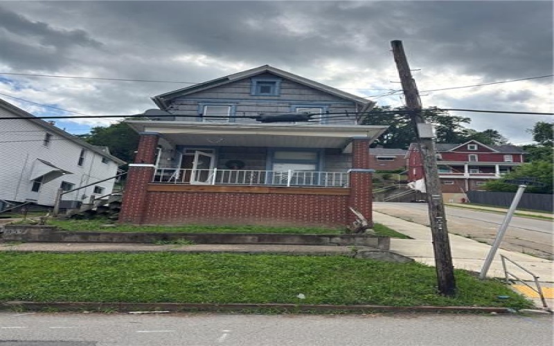 859 Lincoln Ave, Charleroi, 15022, 3 Bedrooms Bedrooms, ,1.1 BathroomsBathrooms,Residential,For Sale,Lincoln Ave,1765123