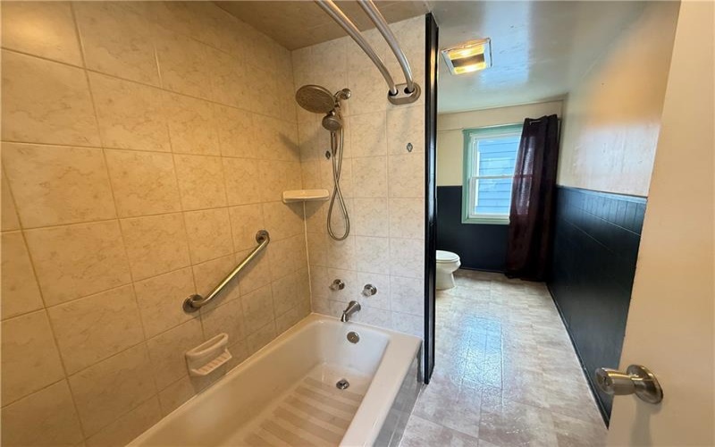 1612 Broad St, Greensburg, 15601, 3 Bedroom Bedrooms, 8 Room Rooms,1.1 BathroomBathrooms,Residential,For Sale,Broad St,1766722