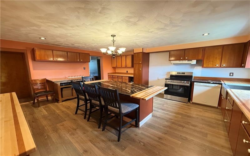 1612 Broad St, Greensburg, 15601, 3 Bedroom Bedrooms, 8 Room Rooms,1.1 BathroomBathrooms,Residential,For Sale,Broad St,1766722