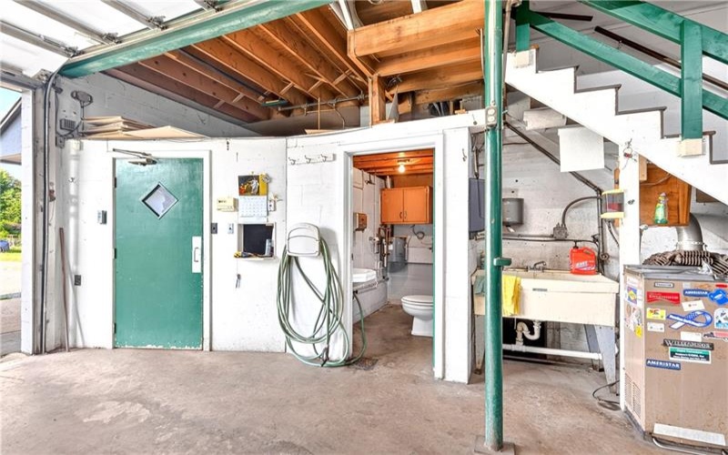 924 Reservoir St, Mount Pleasant, 15666, ,Commercial-industrial-business,For Sale,Reservoir St,1765152