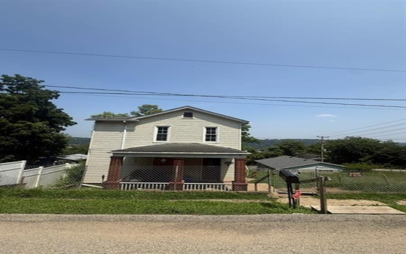 1102 Oakland Ave, Charleroi, 15022, 3 Bedrooms Bedrooms, ,2 BathroomsBathrooms,Residential,For Sale,Oakland Ave,1766746