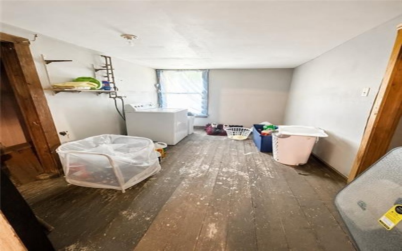 1102 Oakland Ave, Charleroi, 15022, 3 Bedrooms Bedrooms, ,2 BathroomsBathrooms,Residential,For Sale,Oakland Ave,1766746