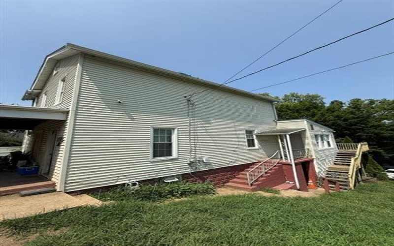 1102 Oakland Ave, Charleroi, 15022, 3 Bedrooms Bedrooms, ,2 BathroomsBathrooms,Residential,For Sale,Oakland Ave,1766746