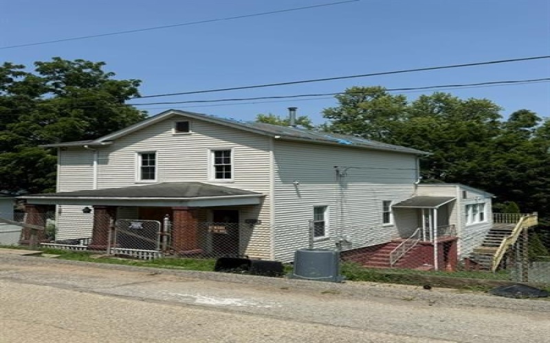 1102 Oakland Ave, Charleroi, 15022, 3 Bedrooms Bedrooms, ,2 BathroomsBathrooms,Residential,For Sale,Oakland Ave,1766746
