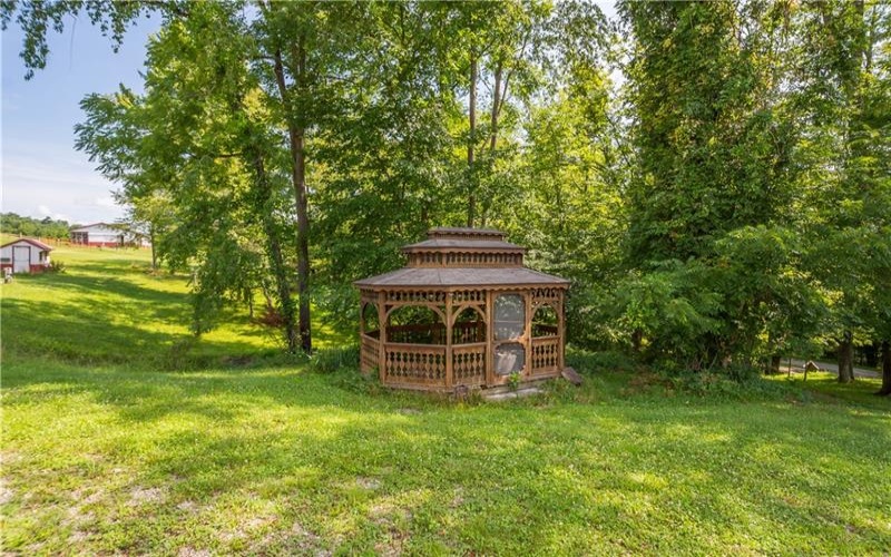 185 Dutch Glory Road, Amity, 15311, 2 Bedrooms Bedrooms, 8 Rooms Rooms,3 BathroomsBathrooms,Residential,For Sale,Dutch Glory Road,1765158