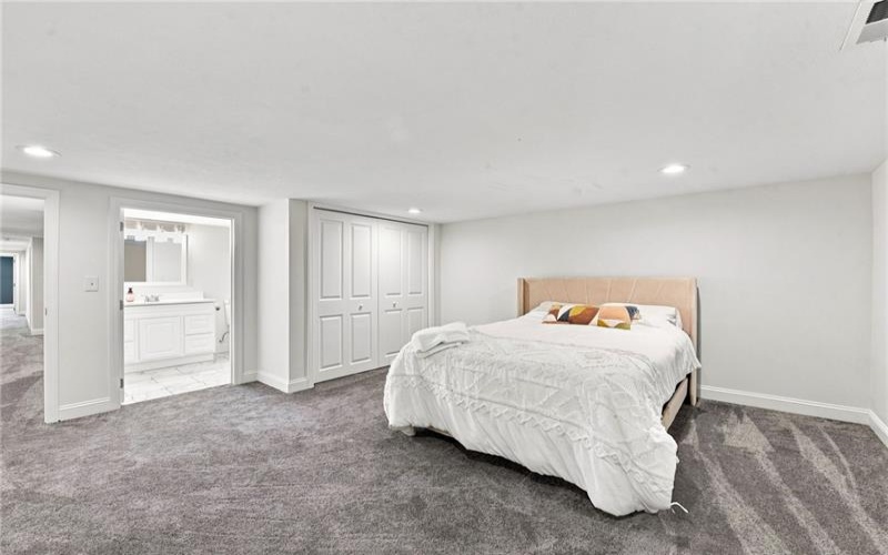 2084 Boquet Road, Jeannette, 15644, 4 Bedrooms Bedrooms, 11 Rooms Rooms,4.1 BathroomsBathrooms,Residential,For Sale,Boquet Road,1768102