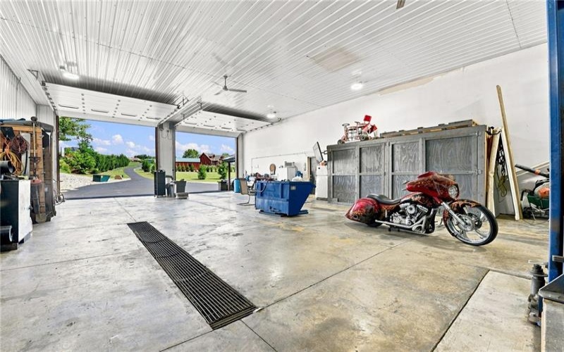 2084 Boquet Road, Jeannette, 15644, 4 Bedrooms Bedrooms, 11 Rooms Rooms,4.1 BathroomsBathrooms,Residential,For Sale,Boquet Road,1768102
