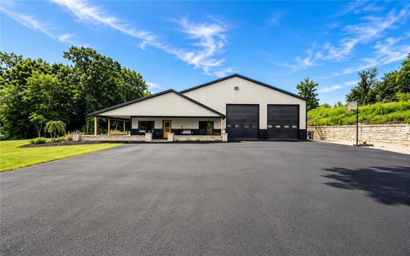 2084 Boquet Road, Jeannette, 15644, 4 Bedrooms Bedrooms, 11 Rooms Rooms,4.1 BathroomsBathrooms,Residential,For Sale,Boquet Road,1768102