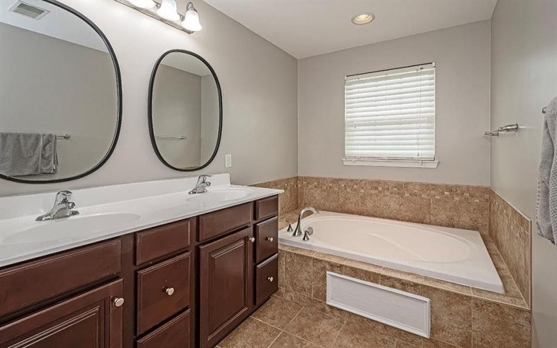 352 Maple Ridge, Canonsburg, 15317, 3 Bedrooms Bedrooms, ,2.1 BathroomsBathrooms,Residential,For Sale,Maple Ridge,1766750