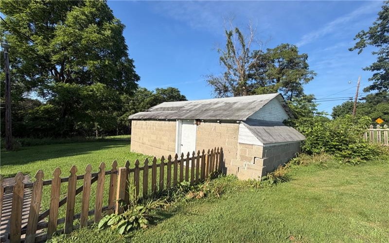 710 Wellington Ave, La Belle, 15450, 3 Bedrooms Bedrooms, 8 Rooms Rooms,1 BathroomBathrooms,Residential,For Sale,Wellington Ave,1765204