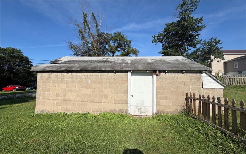 710 Wellington Ave, La Belle, 15450, 3 Bedrooms Bedrooms, 8 Rooms Rooms,1 BathroomBathrooms,Residential,For Sale,Wellington Ave,1765204
