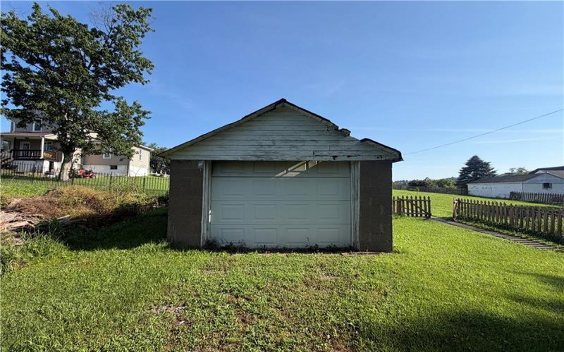 710 Wellington Ave, La Belle, 15450, 3 Bedrooms Bedrooms, 8 Rooms Rooms,1 BathroomBathrooms,Residential,For Sale,Wellington Ave,1765204