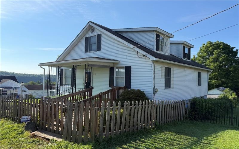 710 Wellington Ave, La Belle, 15450, 3 Bedrooms Bedrooms, 8 Rooms Rooms,1 BathroomBathrooms,Residential,For Sale,Wellington Ave,1765204