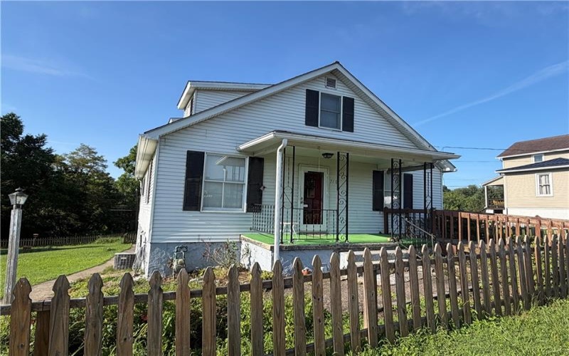 710 Wellington Ave, La Belle, 15450, 3 Bedrooms Bedrooms, 8 Rooms Rooms,1 BathroomBathrooms,Residential,For Sale,Wellington Ave,1765204