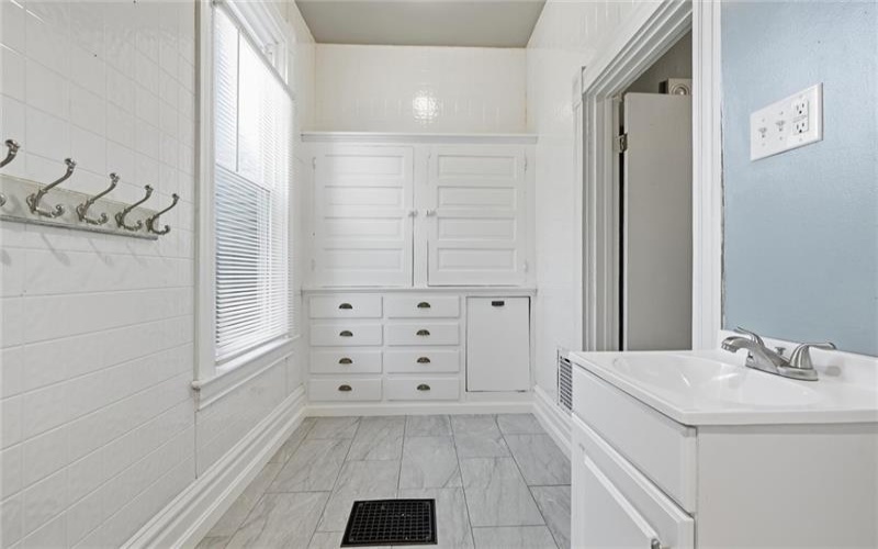 306 1st St, Jeannette, 15644, ,Multi-unit,For Sale,1st St,1766778