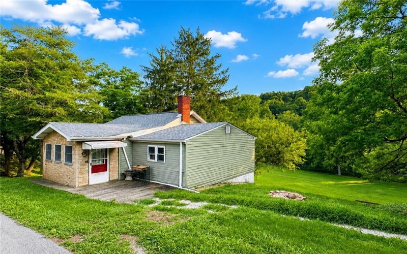 101 Fishpot Rd, Fredericktown, 15333, 1 Bedroom Bedrooms, ,1 BathroomBathrooms,Residential,For Sale,Fishpot Rd,1765232