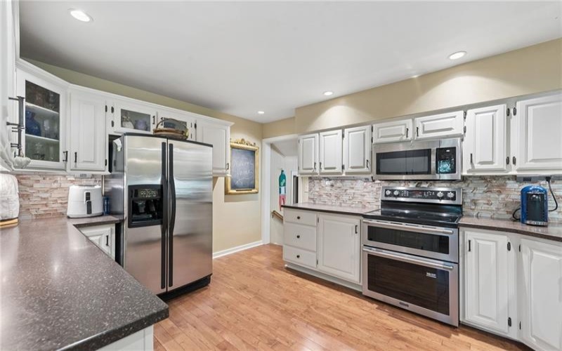 114 Sunrise Lane, Ligonier, 15658, 3 Bedrooms Bedrooms, 10 Rooms Rooms,3.1 BathroomsBathrooms,Residential,For Sale,Sunrise Lane,1765240