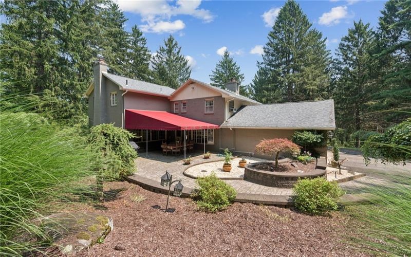 114 Sunrise Lane, Ligonier, 15658, 3 Bedrooms Bedrooms, 10 Rooms Rooms,3.1 BathroomsBathrooms,Residential,For Sale,Sunrise Lane,1765240