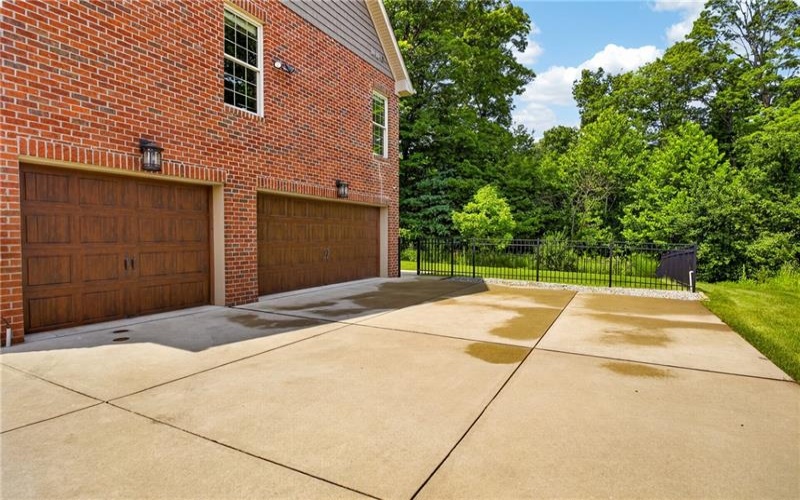 111 Whispering Heights Ln, Venetia, 15367, 4 Bedrooms Bedrooms, 12 Rooms Rooms,4.1 BathroomsBathrooms,Residential,For Sale,Whispering Heights Ln,1765245