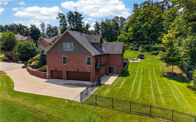 111 Whispering Heights Ln, Venetia, 15367, 4 Bedrooms Bedrooms, 12 Rooms Rooms,4.1 BathroomsBathrooms,Residential,For Sale,Whispering Heights Ln,1765245