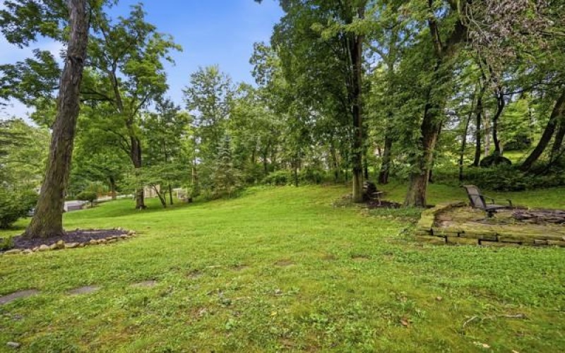 439 Manor Rd, Delmont, 15626, 4 Bedroom Bedrooms, 9 Room Rooms,2.2 BathroomBathrooms,Residential,For Sale,Manor Rd,1768191
