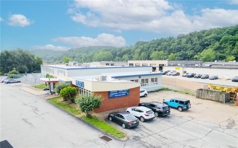 4603 William Penn Highway Suite 100, Murrysville, 15668, ,Commercial-industrial-business,For Sale,William Penn Highway Suite 100,1766847