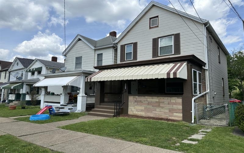 213 Sherman Ave, Vandergrift, 15690, 3 Bedrooms Bedrooms, 9 Rooms Rooms,1 BathroomBathrooms,Residential,For Sale,Sherman Ave,1765284