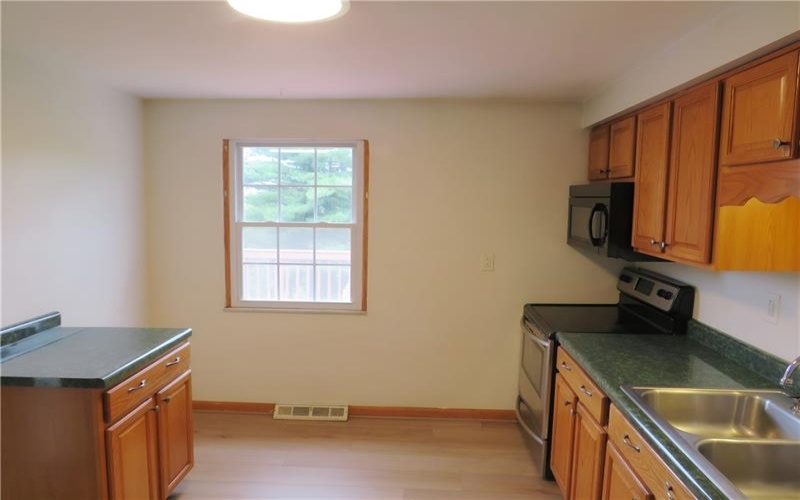 115 Bristol Ln, Irwin, 15642, 3 Bedroom Bedrooms, ,2.1 BathroomBathrooms,Residential,For Sale,Bristol Ln,1766870