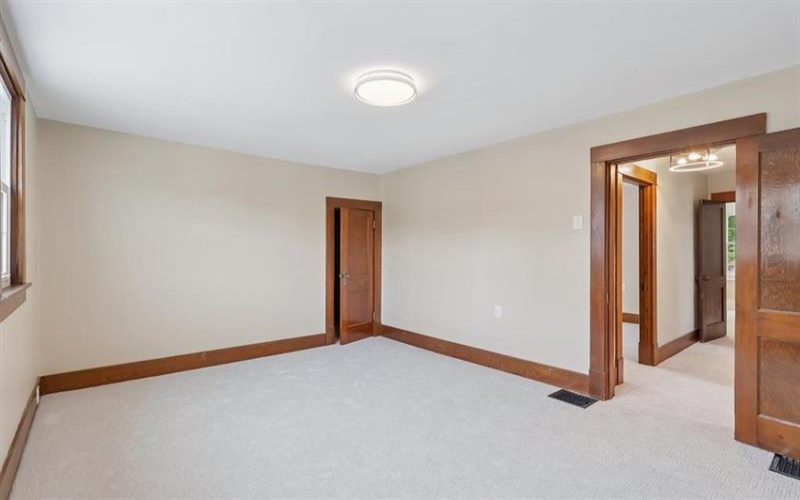 241 Charles AVENUE, New Kensington, 15068, 5 Bedrooms Bedrooms, 9 Rooms Rooms,2 BathroomsBathrooms,Residential,For Sale,Charles,1765321