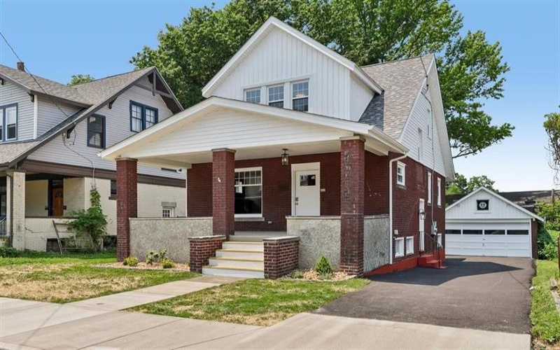 241 Charles AVENUE, New Kensington, 15068, 5 Bedrooms Bedrooms, 9 Rooms Rooms,2 BathroomsBathrooms,Residential,For Sale,Charles,1765321