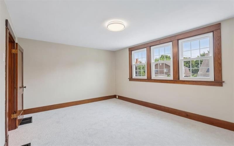 241 Charles AVENUE, New Kensington, 15068, 5 Bedrooms Bedrooms, 9 Rooms Rooms,2 BathroomsBathrooms,Residential,For Sale,Charles,1765321