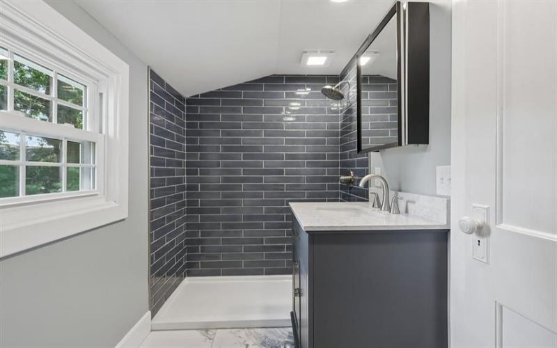 241 Charles AVENUE, New Kensington, 15068, 5 Bedrooms Bedrooms, 9 Rooms Rooms,2 BathroomsBathrooms,Residential,For Sale,Charles,1765321
