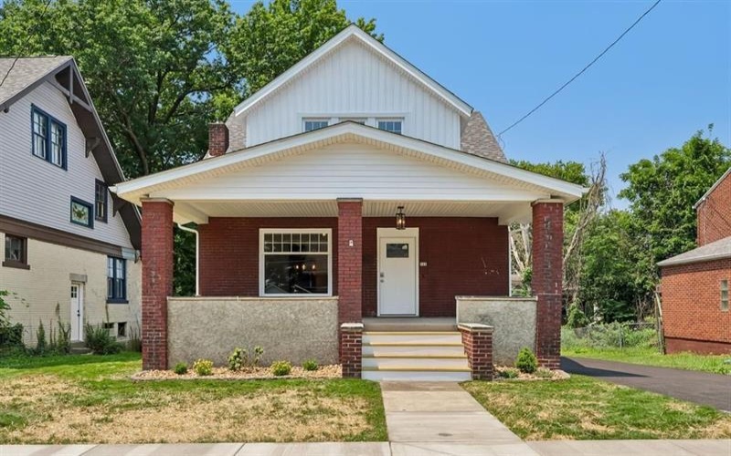 241 Charles AVENUE, New Kensington, 15068, 5 Bedrooms Bedrooms, 9 Rooms Rooms,2 BathroomsBathrooms,Residential,For Sale,Charles,1765321