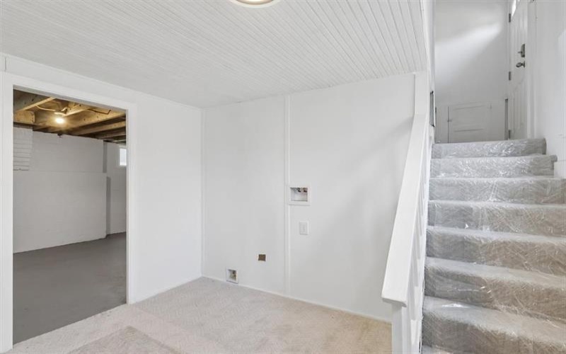 241 Charles AVENUE, New Kensington, 15068, 5 Bedrooms Bedrooms, 9 Rooms Rooms,2 BathroomsBathrooms,Residential,For Sale,Charles,1765321